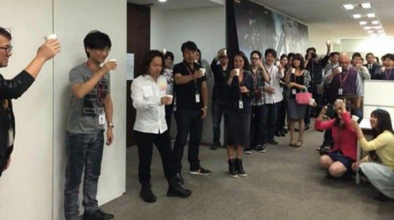 brindis de despedida a Hideo Kojima